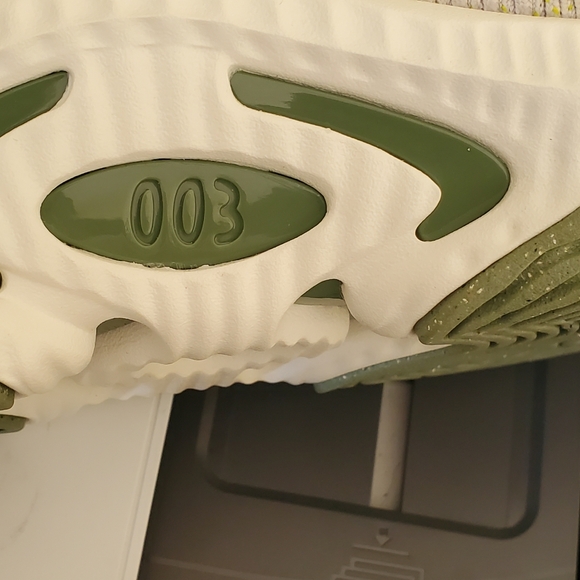 Nike Cosmic Unity 3 Mid Phantom Bright Cactus DV9087-001 Womens Size 7.5 - Picture 6 of 9